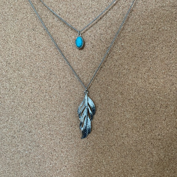 Layered necklace - Picture 2 of 3